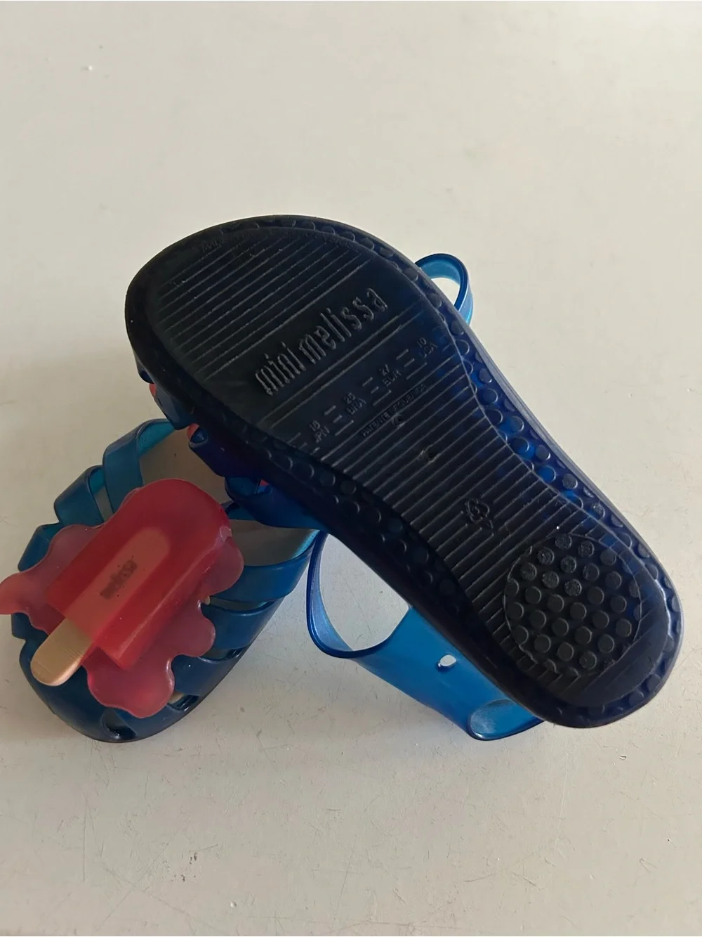 Mini Melissa Aranha VIII Jelly Sandals | blue with pink popsicle